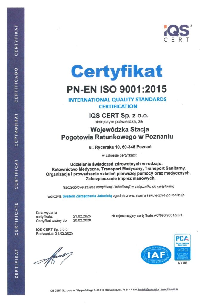Certyfikat ISO 9001:2015 przyznany poznańskiemu pogotowiu ratunkowemu, z oficjalnymi podpisami, logo i szczeg&oacute;łami weryfikacji na białym tle.
